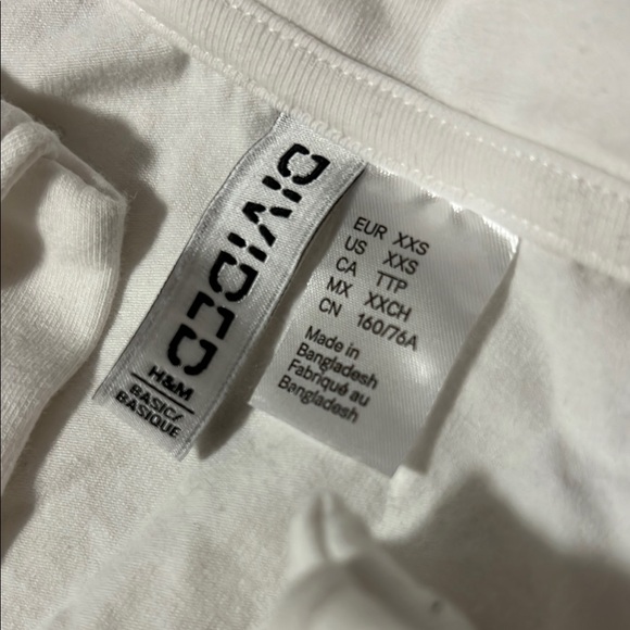 h&m long sleeved crop top !! - Picture 2 of 5